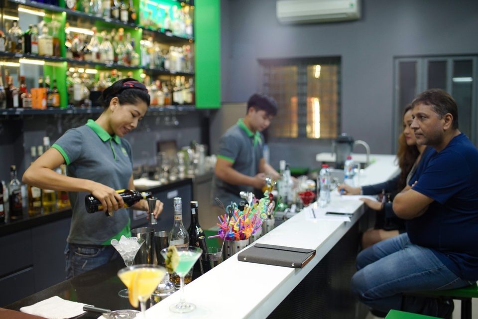 Khám phá 5 sự thật về nghề bar trưởng - 5
Các Bar trưởng tương lai cần nắm bắt cơ hội để chinh phục nhà tuyển dụng.
