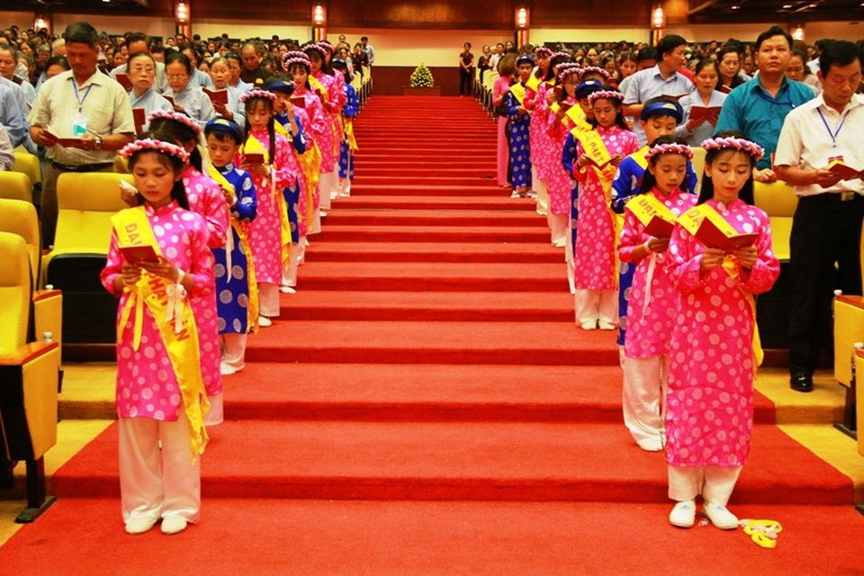 Linh thiêng lễ tắm Phật tại ngôi chùa lớn nhất Việt Nam - 2 Đại lễ Phật đản - Phật lịch 2562 diễn ra tại chùa Bái Đính sáng 22/5 trong không khí trang nghiêm thành kính.
