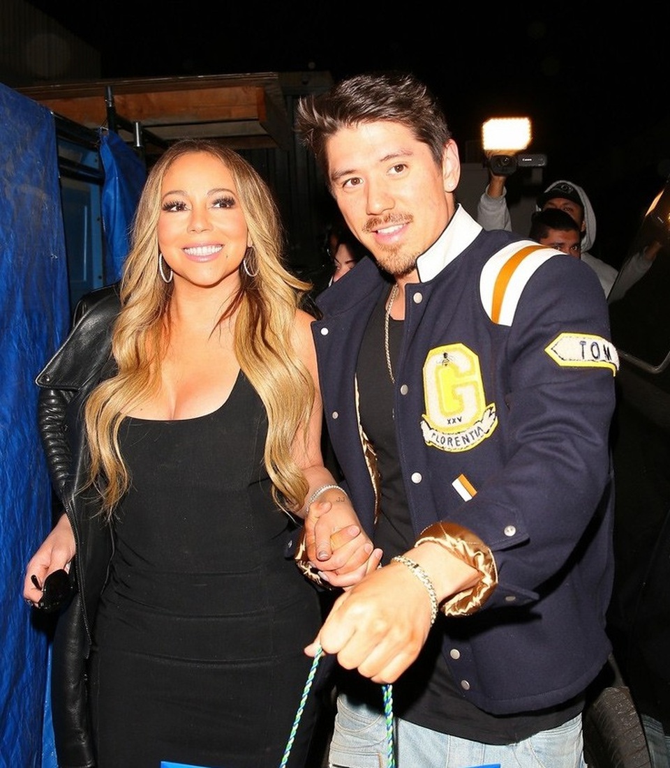 
Mariah cũng không bao giờ quên cảm ơn fan luôn ủng hộ và động viên cô trong những giai đoạn khó khăn của cuộc sống. Con người ai cũng có những khó khăn của riêng mình. Chừng nào tôi còn sống, tôi vẫn sẽ luôn chính mình và sống thật với cảm xúc của bản thân, Mariah Carey nói thêm.
