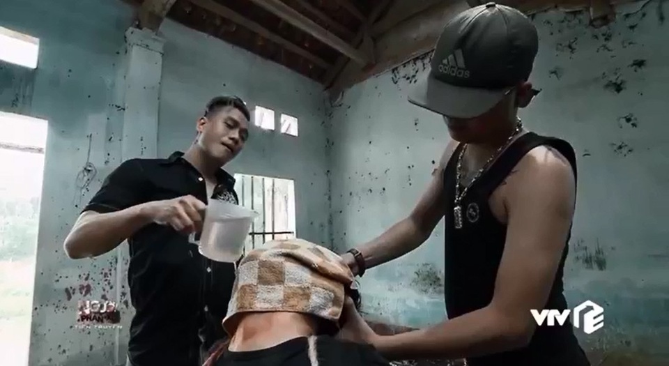 Ê-kíp “Người phán xử” tiền truyện nói gì khi bị chê lạm dụng bạo lực, chửi thề? - 1 Ê-kíp “Người phán xử” tiền truyện nói gì khi bị chê lạm dụng bạo lực, chửi thề? - 1