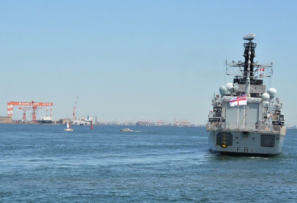 Không dễ bao vây Triều Tiên - 1
Tàu khu trục HMS Sutherland của Hải quân Hoàng gia Anh rời cảng Yokosuka - Nhật Bản sau chuyến thăm cuối tháng 4 Ảnh: HẢI QUÂN MỸ