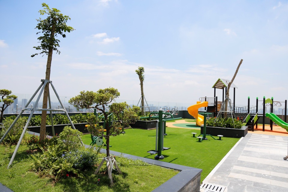 Bất ngờ trước hàng loạt tiện ích 5 sao được khai trương của Riverside Garden - 1 Tầng Sky Garden đã hoàn thiện cảnh quan và hệ thống tiện ích