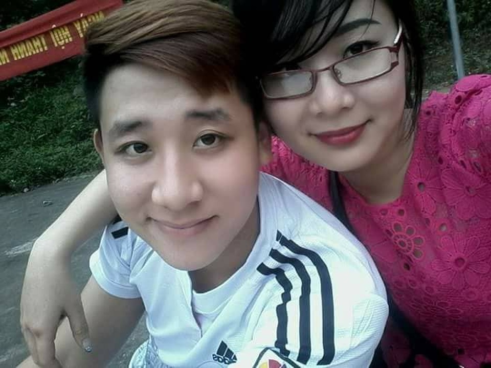Chuyện cảm động sau bức ảnh "em trai che yên xe cho chị gái" - 4 Ngọc Lệ lên thăm em trai ở trường đại học. Ảnh: Nhân vật cung cấp.
