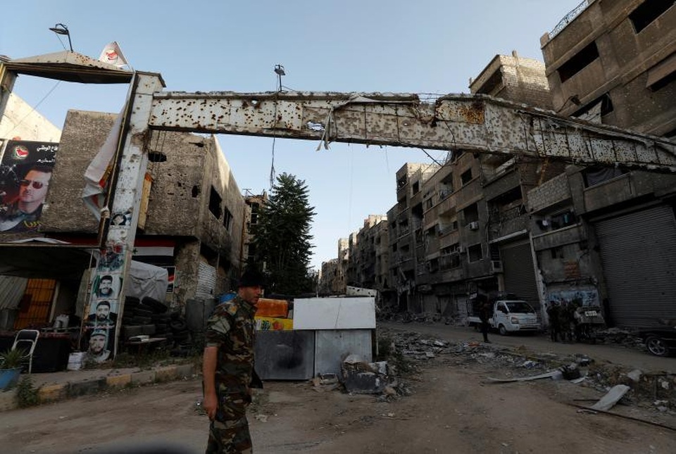 Thủ đô Syria hoang tàn sau 7 năm chìm trong bom đạn - 11 Nga là lực lượng hậu thuẫn mạnh nhất cho chính quyền Syria kể từ khi Moscow tham gia cuộc chiến tại Syria từ năm 2015 theo đề nghị của Tổng thống Assad.