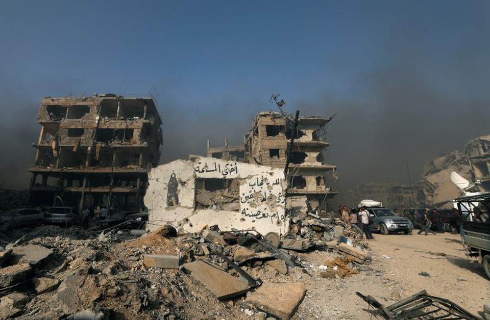 Thủ đô Syria hoang tàn sau 7 năm chìm trong bom đạn - 13 3 cơ sở bị phương Tây nghi sản xuất và lưu trữ vũ khí hóa học tại Damascus từng là mục tiêu của cuộc không kích do liên quân Anh, Pháp, Mỹ tiến hành hồi tháng 4. Hơn 100 tên lửa đã đồng loạt dội vào các mục tiêu này.