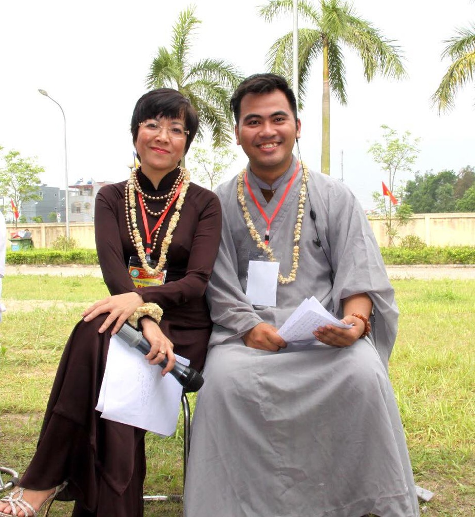 MC Thảo Vân và cư sĩ Tịnh Khoa: Sự kết hợp hài hòa của 2 MC - 5 MC Thảo Vân và cư sĩ Tịnh Khoa: Sự kết hợp hài hòa của 2 MC - 5