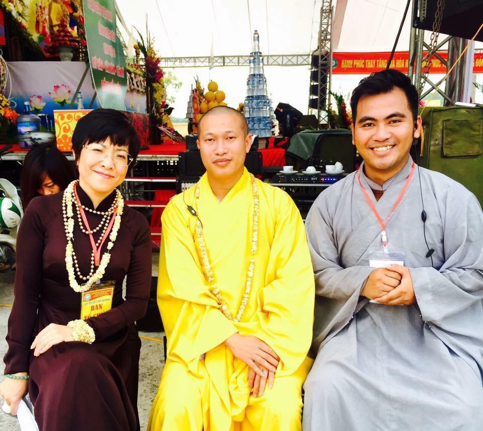 MC Thảo Vân và cư sĩ Tịnh Khoa: Sự kết hợp hài hòa của 2 MC - 3 MC Thảo Vân và cư sĩ Tịnh Khoa: Sự kết hợp hài hòa của 2 MC - 3