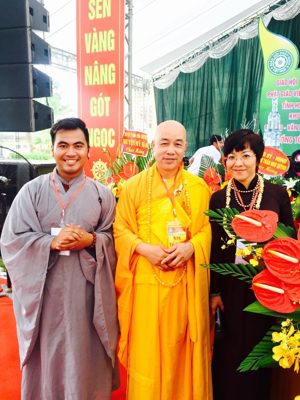 MC Thảo Vân và cư sĩ Tịnh Khoa: Sự kết hợp hài hòa của 2 MC - 4 MC Thảo Vân và cư sĩ Tịnh Khoa: Sự kết hợp hài hòa của 2 MC - 4