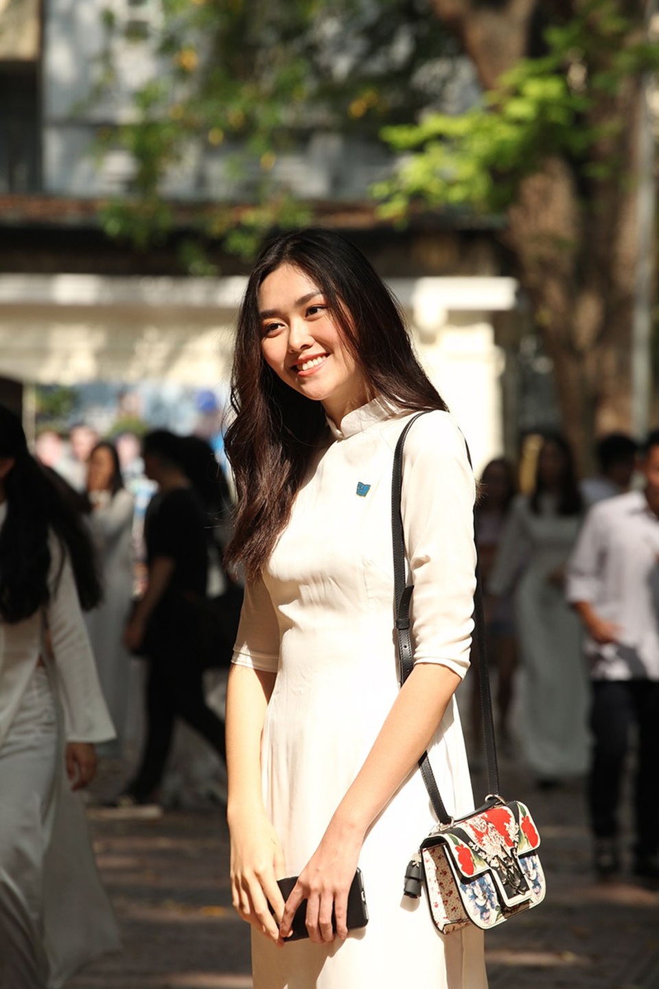 "Hot girl" trường Phan Đình Phùng trong ngày chia tay tuổi học trò - 4 10x trường Phan Đình Phùng đã có hơn một năm theo đuổi nghiệp mẫu và là “con nhà nòi” khi có chị và mẹ đều làm trong ngành thời trang.