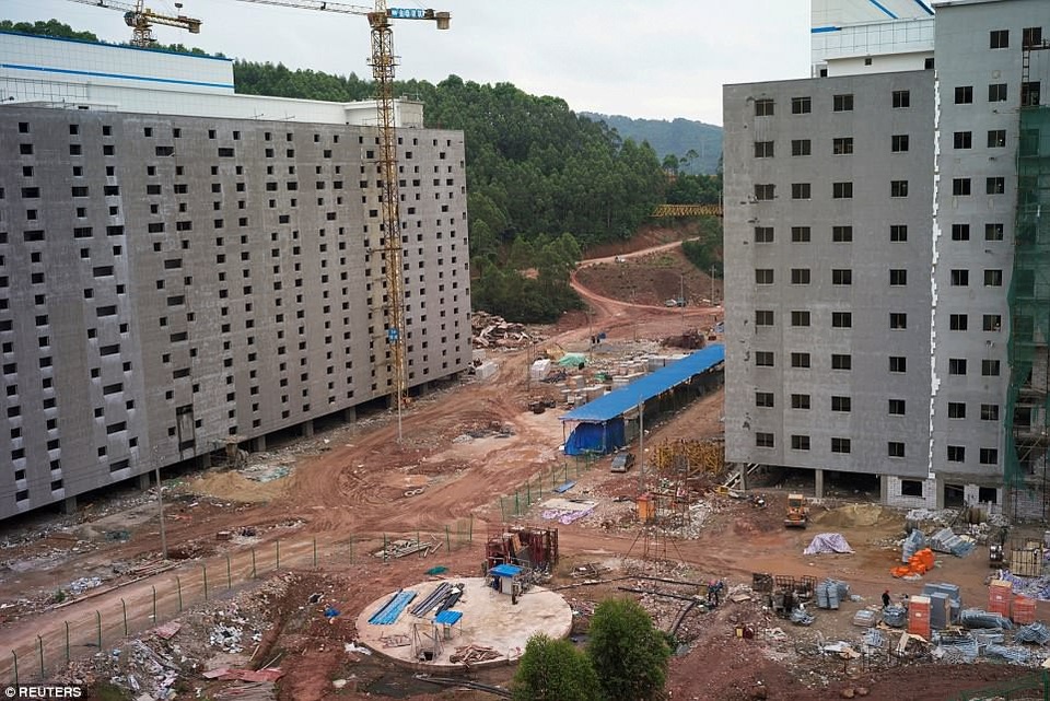 Bên trong khách sạn cao 7 tầng ở Trung Quốc chuyên để ... chăn lợn - 3 Bên trong khách sạn cao 7 tầng ở Trung Quốc chuyên để ... chăn lợn - 3