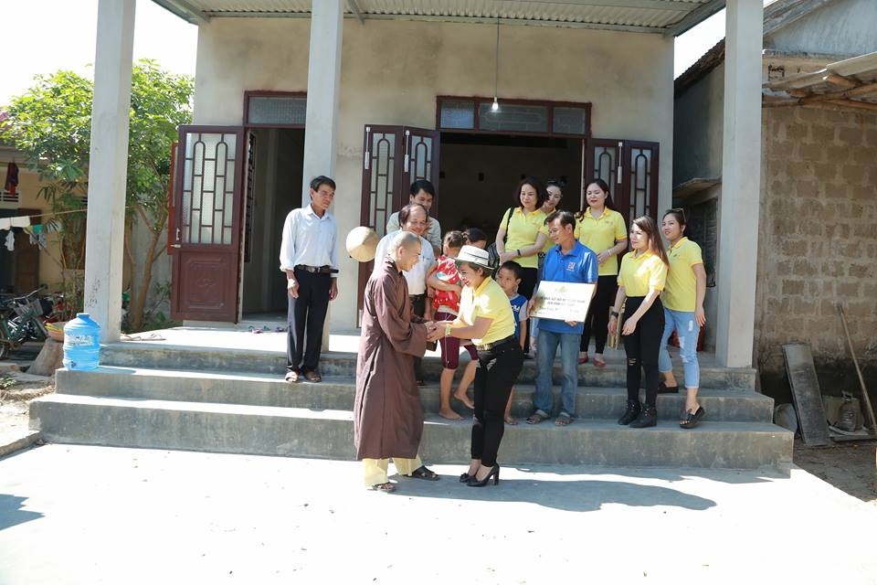 Chị em Bwon hào hứng làm thiện nguyện - 4 Chị em Bwon hào hứng làm thiện nguyện - 4