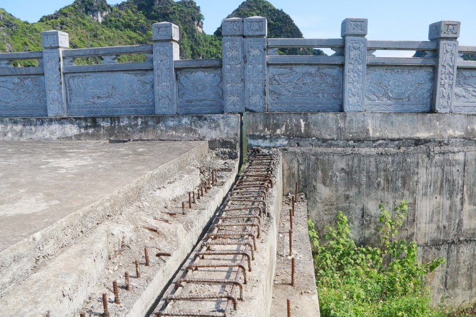 Dự án nạo vét sông “đội vốn” 36 lần, thi công 17 năm chưa xong - 5 Ngay tại xã Trường Yên nơi sông Sào Khê chảy qua, khi dự án mới triển khai người dân địa phương rất phấn khởi vui mừng, hy vọng sau khi làm xong dự án làm thay đổi bộ mặt của địa phương. Tuy nhiên, đến nay khi được hỏi về dự án này, nhiều người dân không khỏi ngán ngẩm.