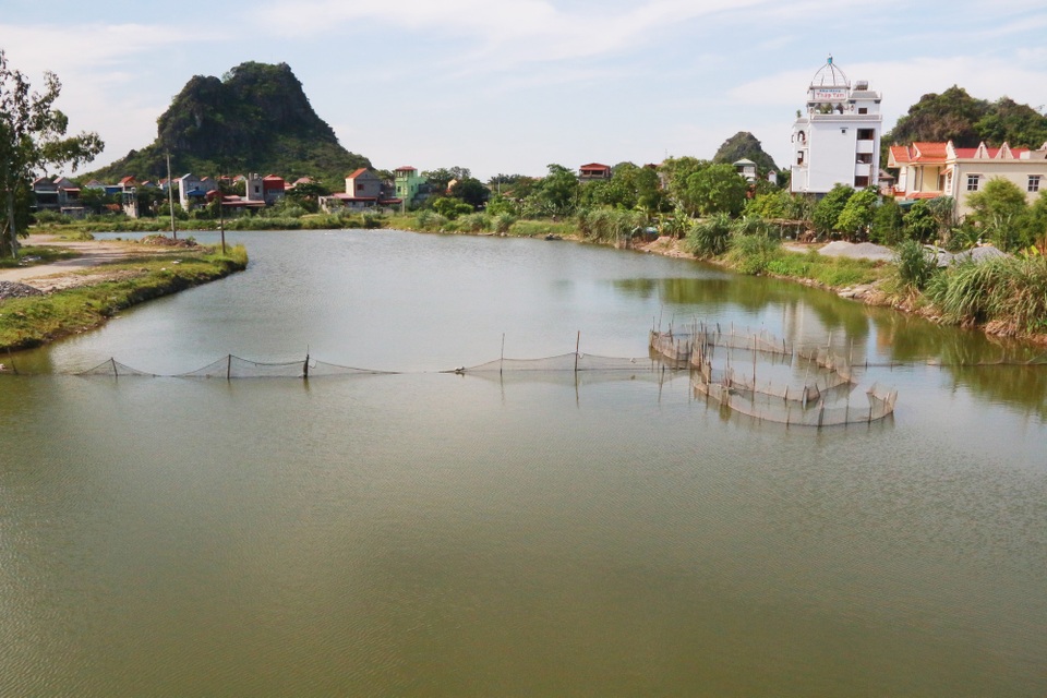 Dự án nạo vét sông “đội vốn” 36 lần, thi công 17 năm chưa xong - 1 Năm 2001, UBND tỉnh Ninh Bình có Quyết định phê duyệt dự án nạo vét, xây kè bảo tồn cảnh quan sông Sào Khê. Tổng số vốn đầu tư dự án là 72 tỷ đồng, giao Sở Văn hóa Thông tin làm chủ đầu tư. Toàn bộ dự án nạo vét, xây kè sông dài 14km.