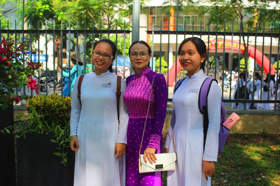 Học trò lớp 12 luyến lưu ngày chia tay tuổi học trò - 3 Học trò lớp 12 luyến lưu ngày chia tay tuổi học trò - 3
