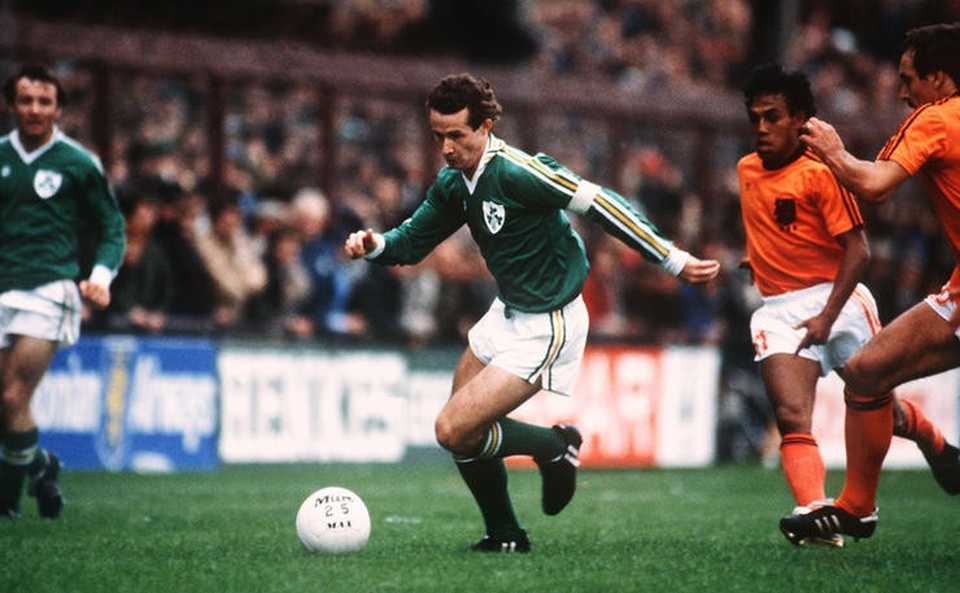 Liam Brady là một trong những cầu thủ vĩ đại nhất bóng đá CH Ailen. Ông đã chia tay ĐTQG ở vòng loại World Cup 1990 nhưng có ý định trở lại khi đội nhà lọt vào vòng chung kết. Tuy nhiên, HLV Jack Charlton đã không chấp nhận. Dù sao, với những gương mặt trẻ, CH Ailen đã lọt vào tứ kết giải đấu năm ấy.