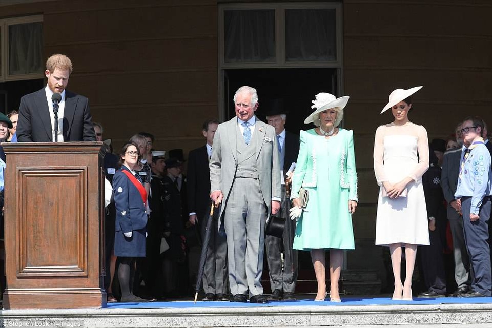 Công nương Meghan Markle thanh lịch tái xuất - 10 Công nương Meghan Markle thanh lịch tái xuất - 10