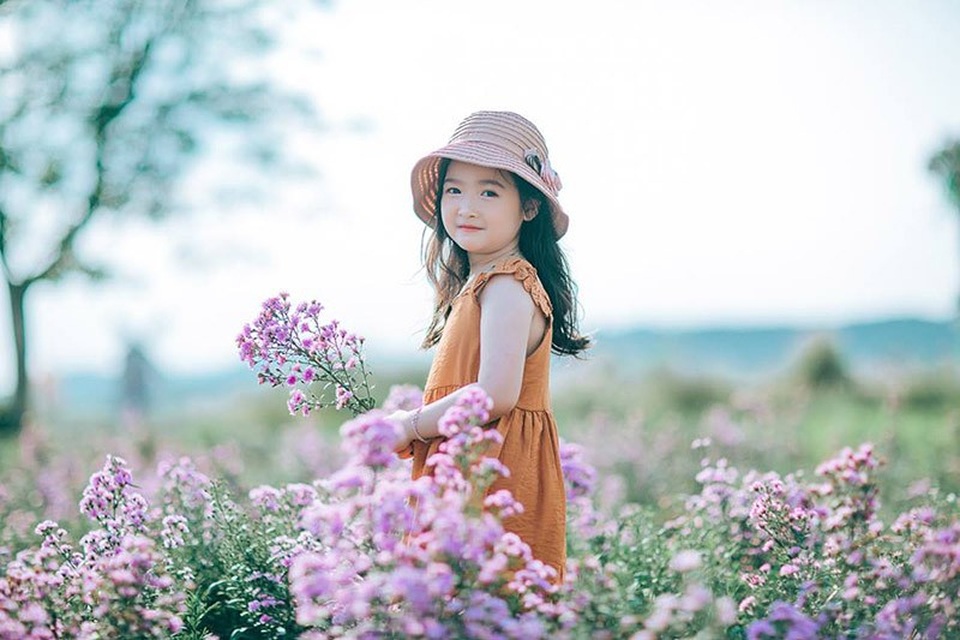 Hình ảnh "không thể không yêu" của bé gái 5 tuổi trước ống kính máy ảnh - 10 Hình ảnh "không thể không yêu" của bé gái 5 tuổi trước ống kính máy ảnh - 10
