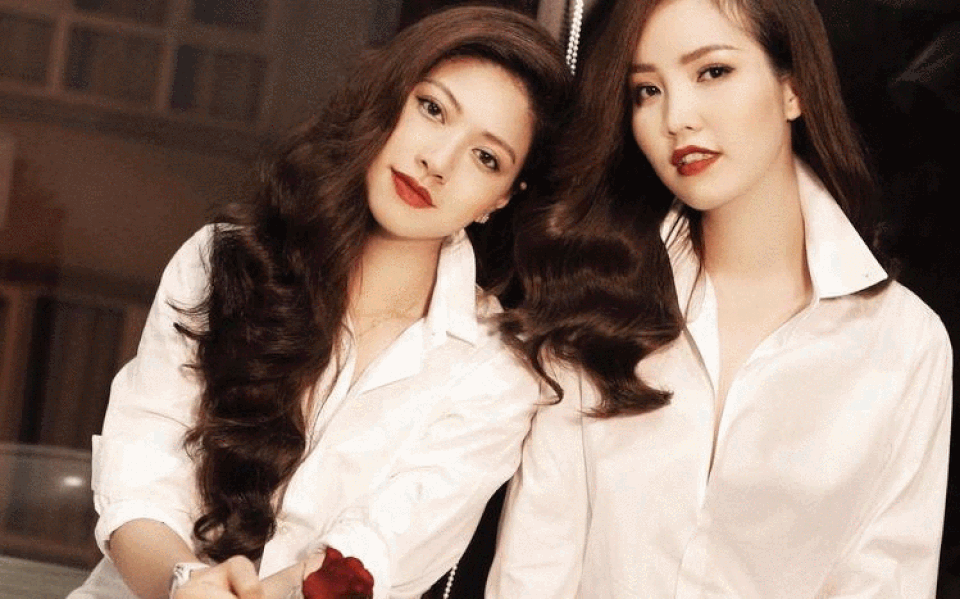 Ồn ào vụ hoạ sĩ bị tố hiếp dâm và loạt mỹ nhân bị nhầm... đóng phim sex - 10 BTV Ngọc Trinh (Người dẫn chương trình ấn tượng VTV Awards 2017) chia sẻ kí ức khóc nức nở trước cổng VTV và tận mắt chứng kiến bạn thân - Á hậu, BTV Thuỵ Vân khóc lúc mang bầu. Cô cũng kể chuyện dạy Thuỵ Vân… ăn ớt và áp dụng “triết lí ăn ớt” đối diện với khó khăn.