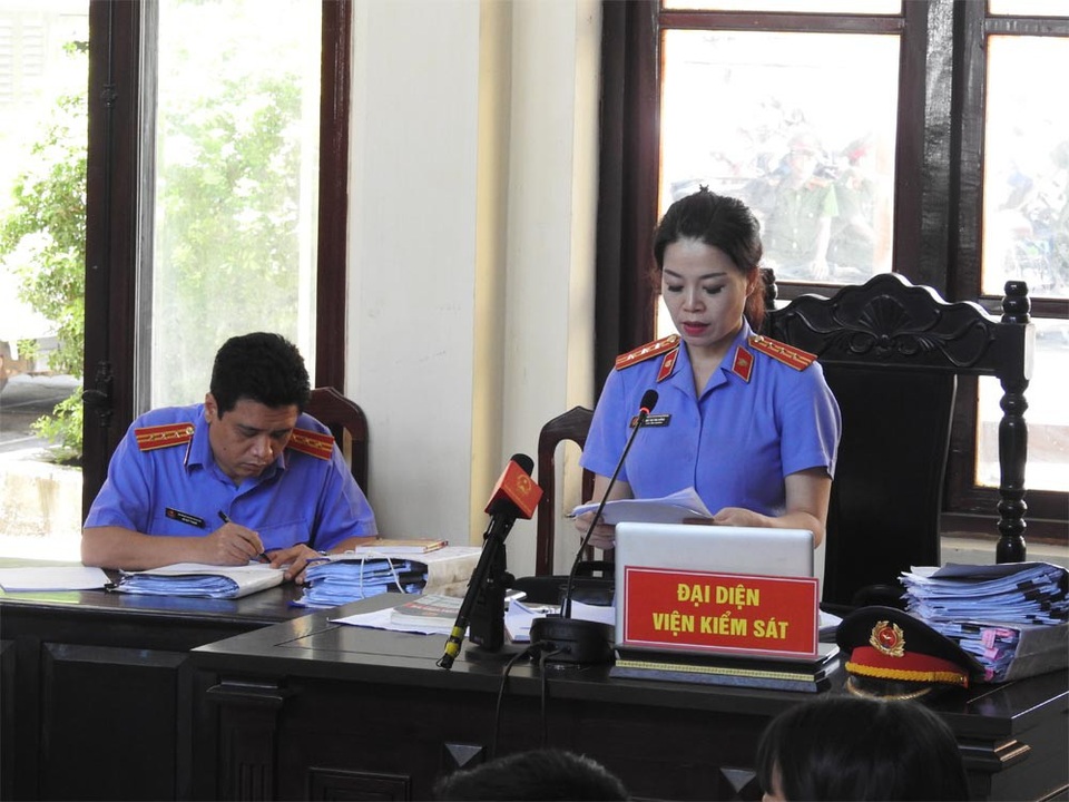 Vụ chạy thận tử vong: “Đổ lỗi” cho đồng hồ đo độ dẫn điện - 3 Đại diện VKS.