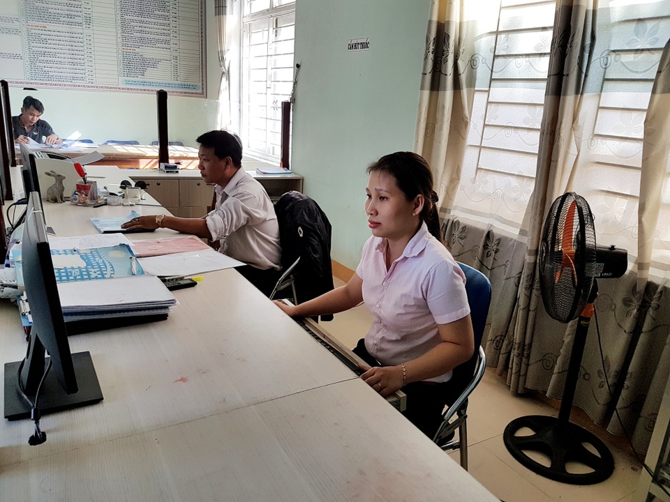 Cán bộ xã trong Đề án đào tạo xin nghỉ việc có bồi thường kinh phí? - 2 Chị Ngô Thị Hai – cán bộ văn phòng thống kê xã Tam Dân, huyện Phú Ninh