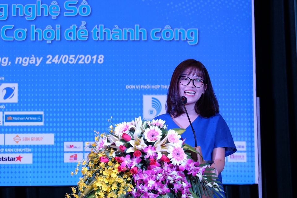 Giao lưu Nhân tài Đất Việt 2018 tại Đà Nẵng: Bí quyết nào để startup thành công? - 5
Đại diện Nhóm tác giả sản phẩm GOnJOY- Giải Ba NTĐV 2017 chia sẻ kinh nghiệm về ý tưởng đến các bạn trẻ ở Đà Nẵng.