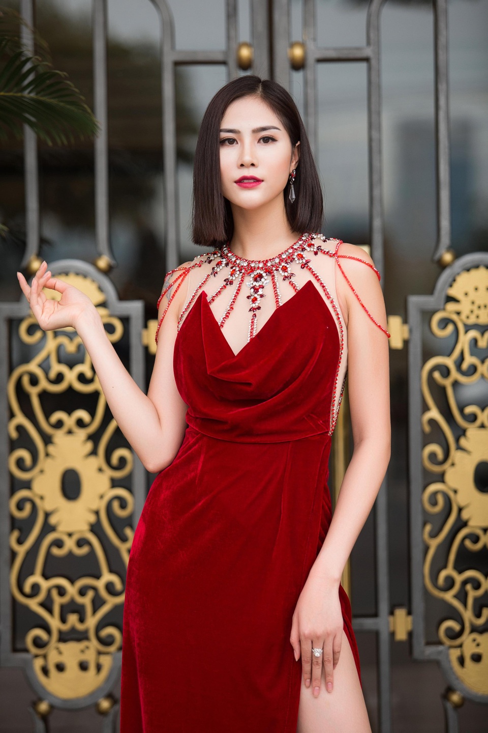 Á hậu Hoàng Hạnh: "Phụ nữ nên tự chủ kinh tế" - 2 Á hậu Hoàng Hạnh: "Phụ nữ nên tự chủ kinh tế" - 2