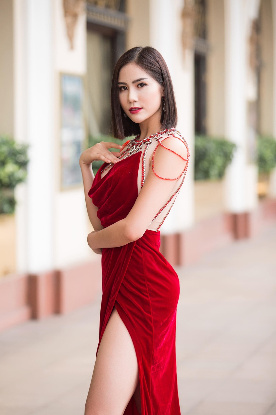 Á hậu Hoàng Hạnh: "Phụ nữ nên tự chủ kinh tế" - 3 Á hậu Hoàng Hạnh: "Phụ nữ nên tự chủ kinh tế" - 3