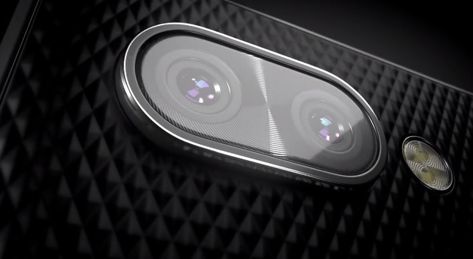 BlackBerry tung video lộ smartphone camera kép đầu tiên cùng nút bấm bí ẩn - 1 KEY2 sẽ là chiếc smartphone đầu tiên sở hữu camera kép của BlackBerry