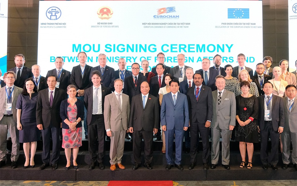 Thủ tướng Nguyễn Xuân Phúc và các đại biểu dự Hội nghị Gặp gỡ châu Âu sáng 25/5