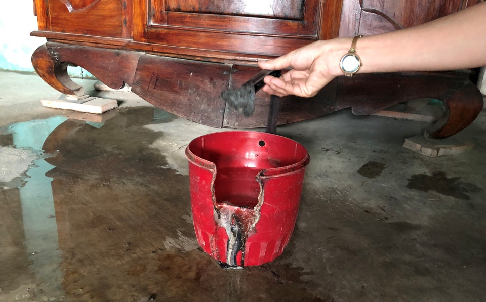 Lửa bốc cháy “bí ẩn” từ bất cứ chỗ nào trong khu nhà của một hộ dân - 5 Số tài sản trong nhà ông An lần lượt bị cháy đầy bí ẩn suốt hơn nửa tháng qua.