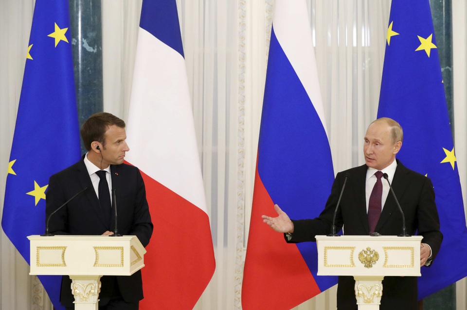 Cử chỉ lịch thiệp của ông Putin khi đón phu nhân Tổng thống Pháp - 8 Tổng thống Putin cho biết kim ngạch thương mại giữa Nga và Pháp đã tăng 25% trong năm 2017 và đang có xu hướng tiếp tục tăng trong những tháng đầu năm 2018.