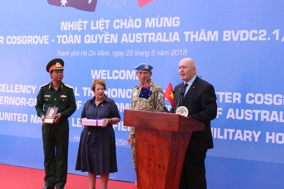Ngài Toàn quyền Úc thăm Bệnh viện Dã chiến cấp 2 - 2 Hai bên đã giao lưu, trao đổi thân thiện trên tinh thần hợp tác, hữu nghị
