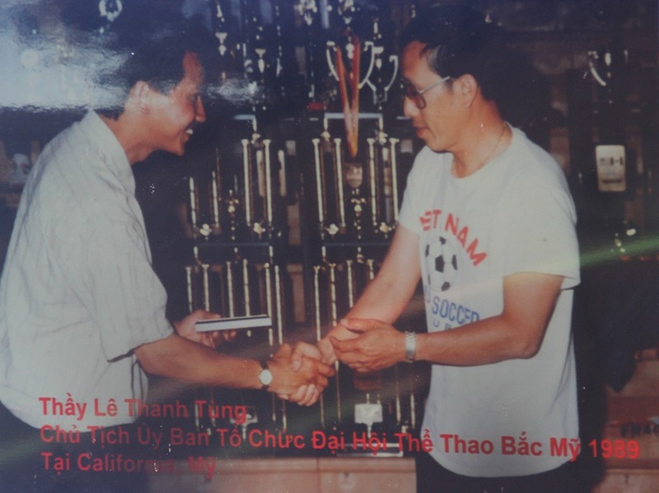 “Độc cô cầu bại” Lê Thanh Tùng hội ngộ cùng các cao thủ ở đất võ Bình Định - 6 Võ sư Lê Thanh Tùng, Chủ tịch Ủy ban tổ chức đại hội thể thao bắc Mỹ 1989.