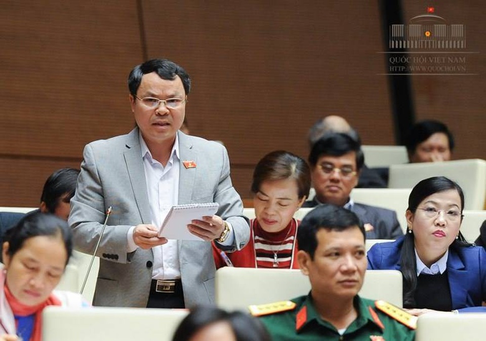 Tranh luận nóng bỏng tại nghị trường vụ bác sỹ Hoàng Công Lương - 2
Đại biểu Nguyễn Tiến Sinh: Bình luận việc bị cáo “có tội” hay không “có tội” thời điểm này là rất cảm tính