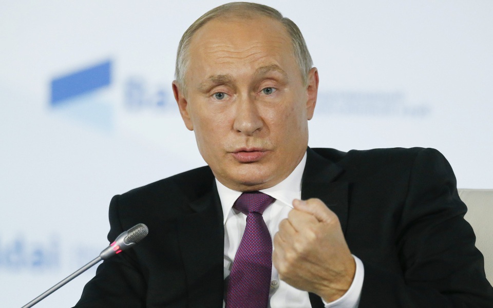 Tổng thống Putin: Vũ khí Nga đi trước đối thủ hàng chục năm - 1 Tổng thống Nga Putin (Ảnh: TASS)