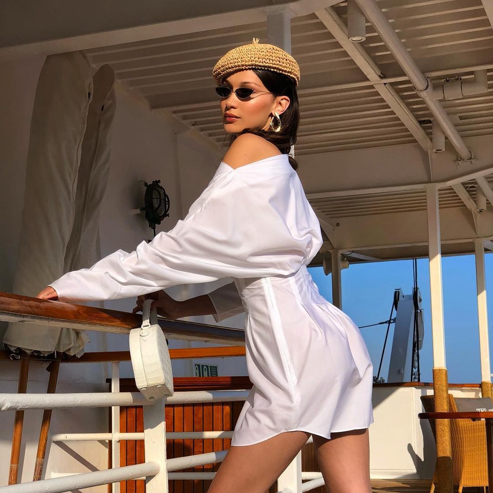 Bella Hadid gợi cảm với áo tắm 2 mảnh - 6
Bella Hadid sở hữu tới gần 20 triệu lượt theo dõi trên trang cá nhân