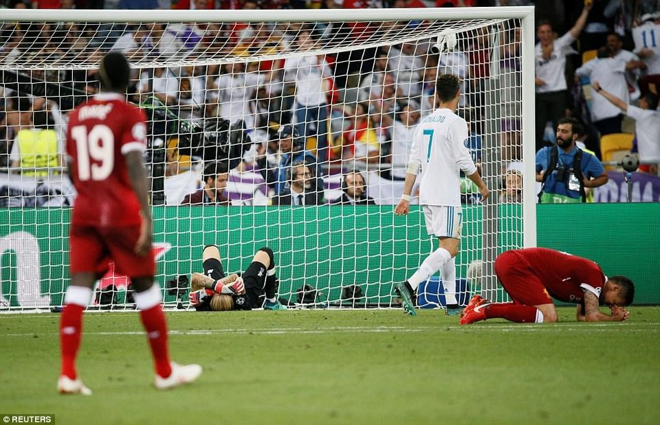 Những khoảnh khắc Real Madrid hạ gục Liverpool để vô địch Champions League - 43 Những khoảnh khắc Real Madrid hạ gục Liverpool để vô địch Champions League - 43