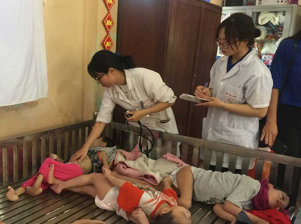 
... trẻ bị bại não, bại liệt
