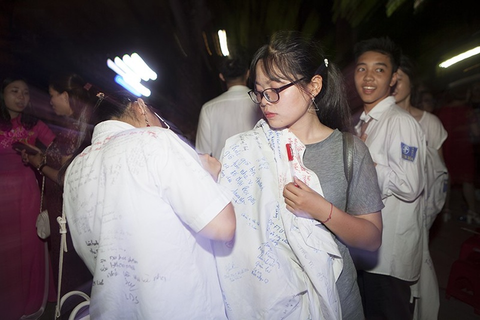 Những giọt nước mắt bịn rịn của teen Yên Hòa trong lễ tri ân - 6 Những dòng lưu bút