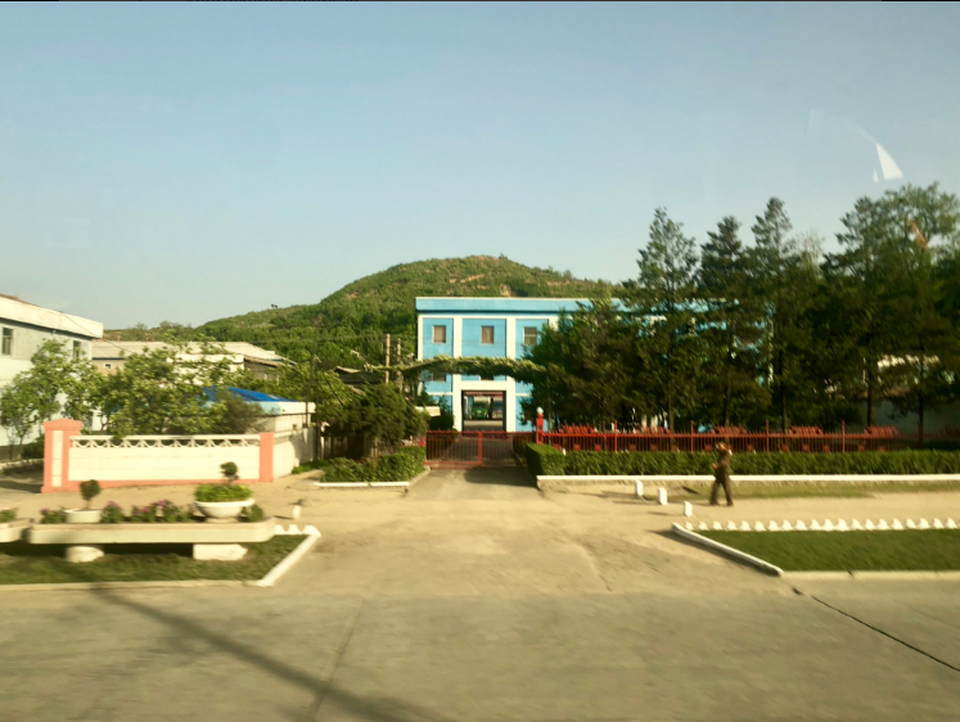 Bên trong chuyến tàu che kín cửa sổ chở phóng viên quốc tế tại Triều Tiên - 14 Bên trong chuyến tàu che kín cửa sổ chở phóng viên quốc tế tại Triều Tiên - 14