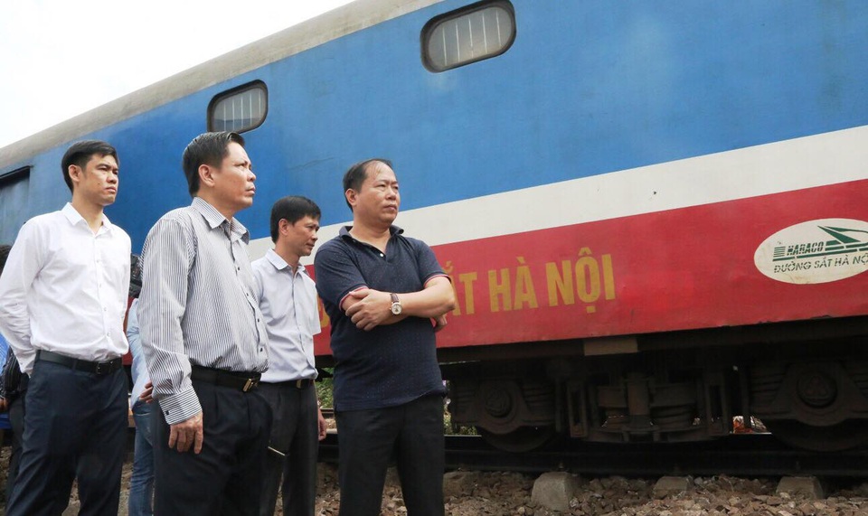 Bộ trưởng GTVT kiểm tra khắc phục hậu quả sự cố tại ga Núi Thành - 1 Bộ trưởng GTVT kiểm tra tại ga Núi Thành sáng 28/5