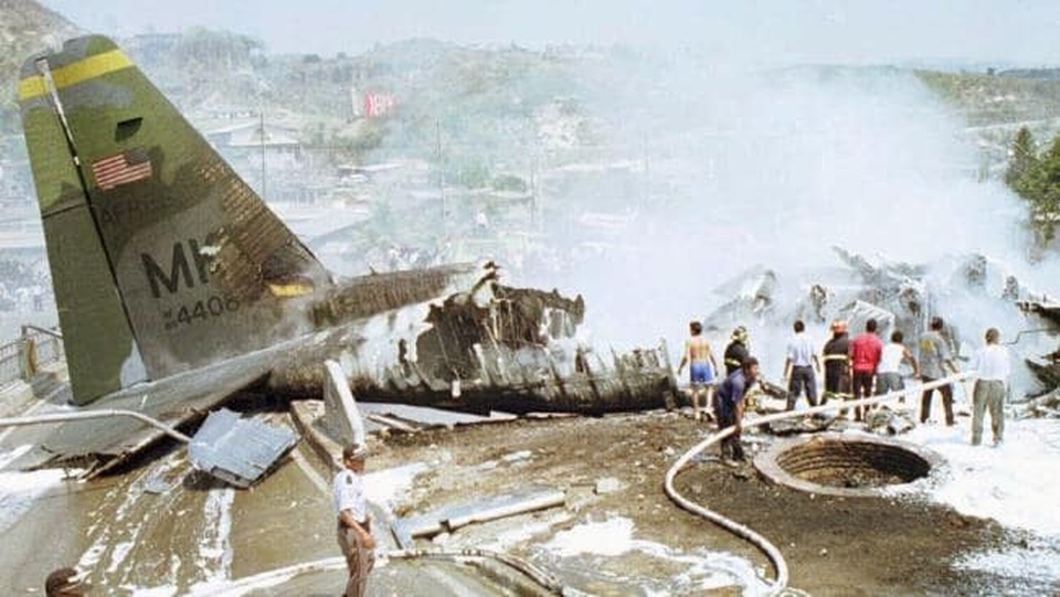 Sân bay nguy hiểm nhất thế giới: Hành khách cầu nguyện khi hạ cánh - 3 Sân bay nguy hiểm nhất thế giới: Hành khách cầu nguyện khi hạ cánh - 3