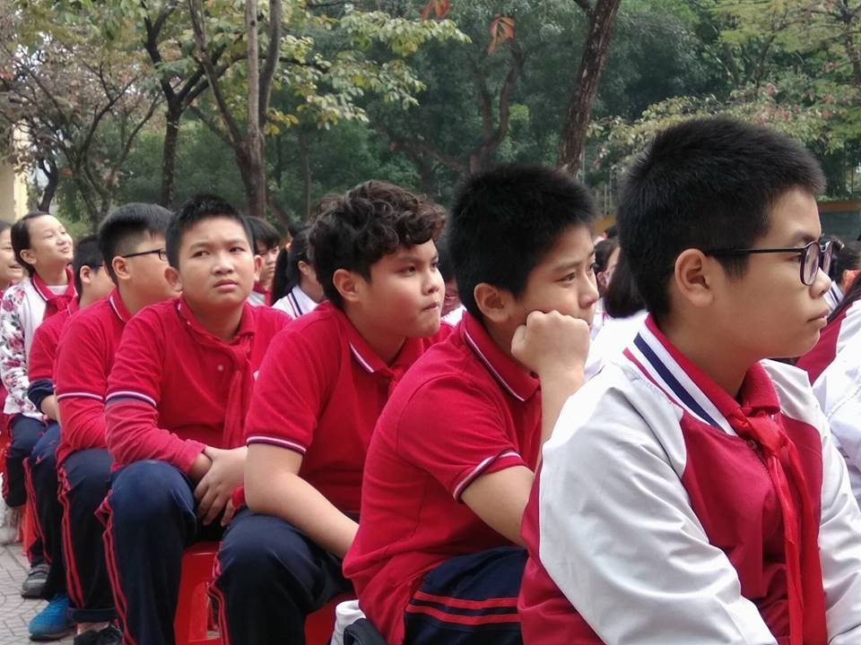 Những điều cần biết về tuyển sinh lớp 1, lớp 6 tại Hà Nội - 2
Trường hợp tuyển sinh bằng hình thức trực tuyến, cha mẹ học sinh có thể đối chiếu hồ sơ tuyển sinh tại trường đăng ký tuyển sinh (ảnh: Minh họa).