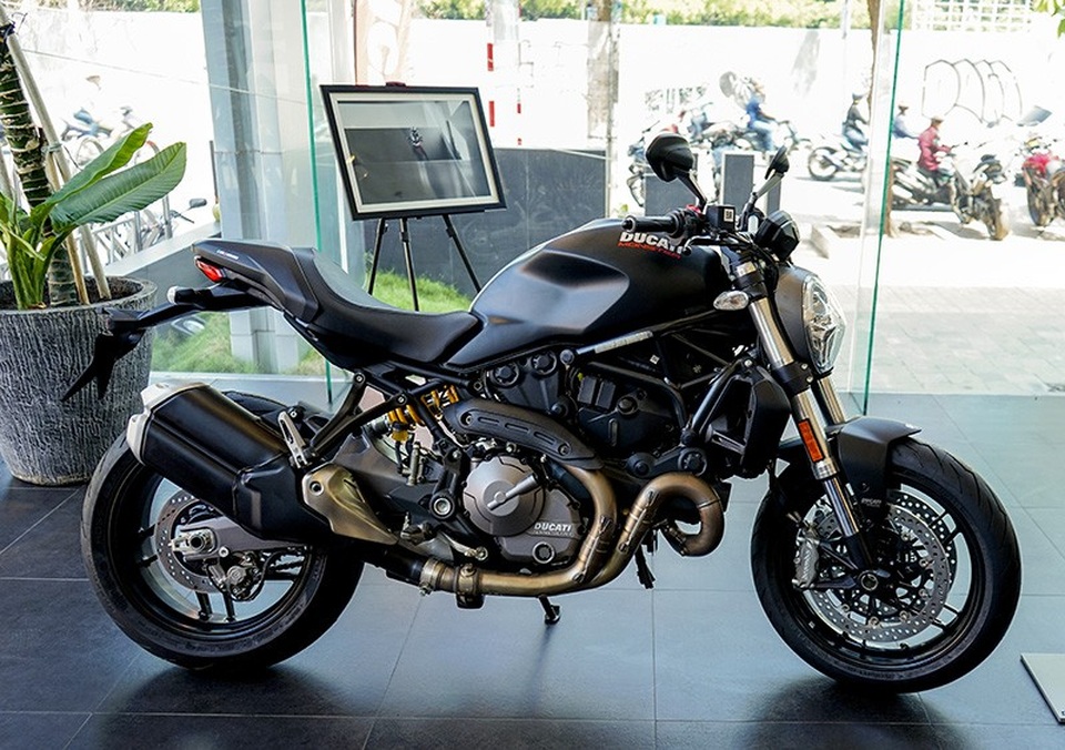 Ducati ra mắt Monster 821 phiên bản nâng cấp - 1 Ducati Monster 821 phiên bản 2018