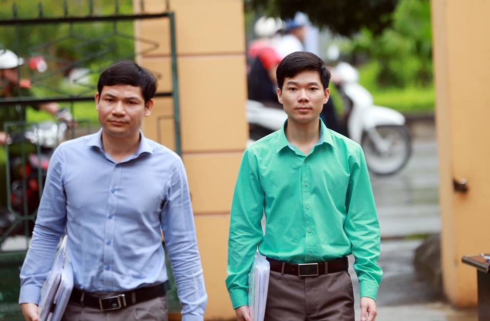 Xử vụ chạy thận tử vong: Viện kiểm sát khẳng định không vi phạm luật tố tụng - 2 Bị cáo Hoàng Công Lương (phải).