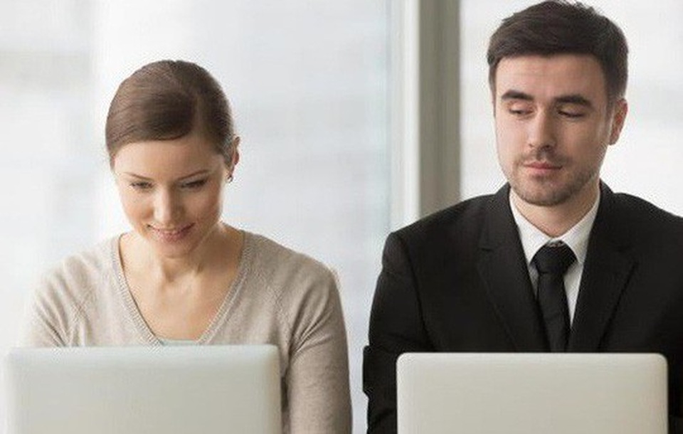 Bị đồng nghiệp cướp công, nên làm thế nào? - 1 Bị đồng nghiệp cướp công, nên làm thế nào? - 1