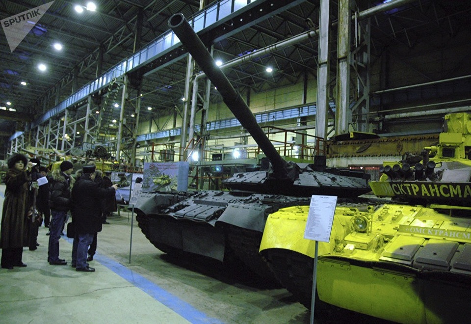 Dàn khí tài “khủng” Nga quyết không sản xuất hàng loạt - 4 Xe tăng T-80 (Ảnh: Sputnik)