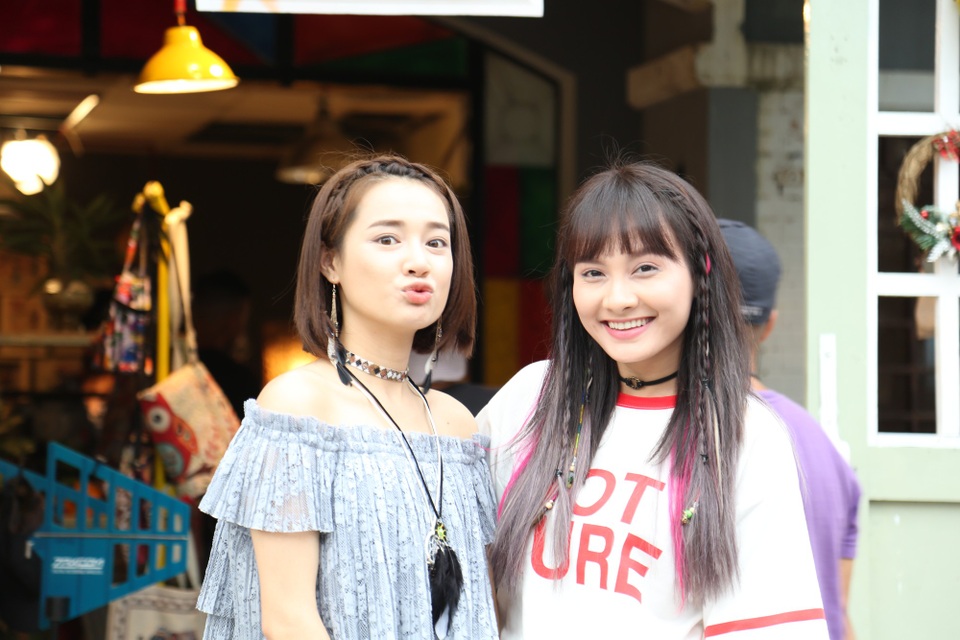 Bảo Thanh: “Nhờ có scandal mà tôi nhận ra ai là bạn tốt, ai là kẻ thù…” - 4 Bảo Thanh cùng Chí Thiện và Nhã Phương ở hậu trường làm phim.