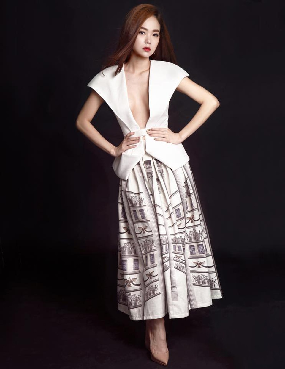 Nổi tiếng từ rất nhỏ và ngay lập tức ý thức được tầm ảnh hưởng trong lối sống của mình đến với đông đảo công chúng, Minh Hằng cho biết, cô luôn chủ động điều chỉnh mọi hành vi và lời nói của mình ở sự chuẩn mực.