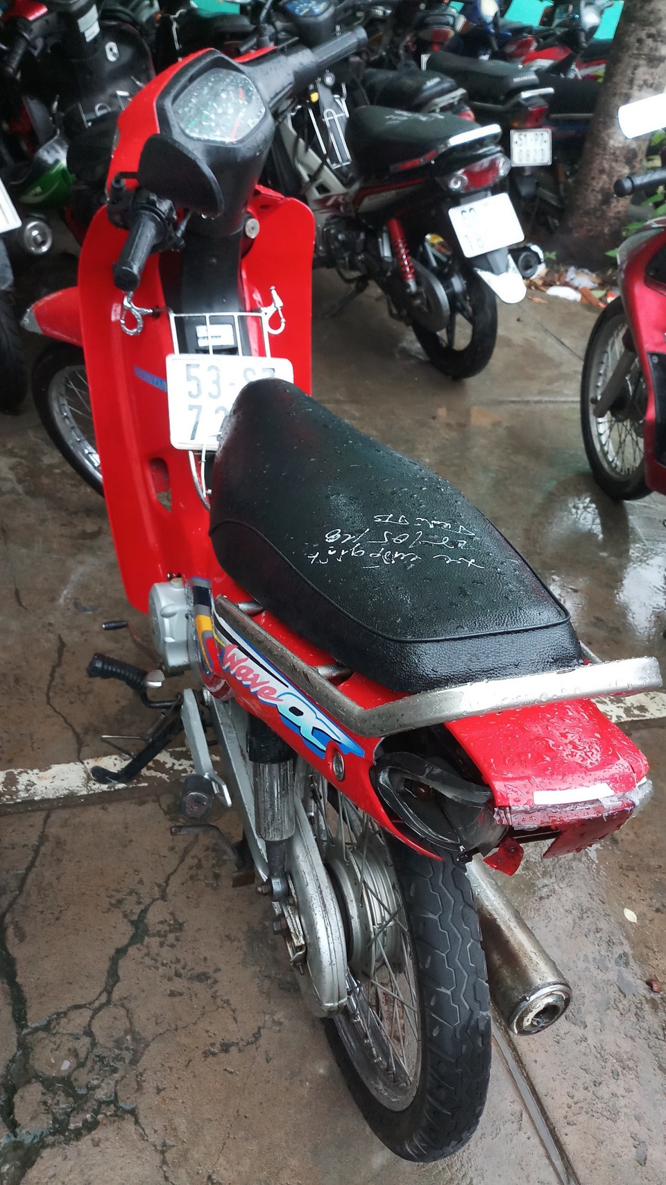 2 tên cướp dùng dao chống trả công an khi bị truy đuổi - 2 Chiếc xe máy mà 2 đối tượng sử dụng đi cướp